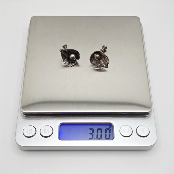 Vintage Sterling Silver Earrings Textured Leaf Screwbacks Classic Estate Retro - Picture 10 of 12